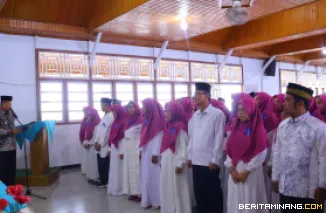 Wakil Wali Kota Payakumbuh Elzadaswarman mengukuhkan kepengurusan Forum Kelompok (FK) Yasin Kota Payakumbuh periode 2025--2029, di Aula Fakultas Pertanian Universitas Andalas, Gedung Gambir, Sabtu (17/05/2025).