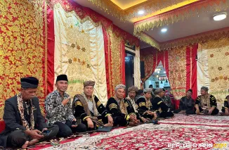 Wakil Wali Kota Padang Panjang, Allex Saputra hadiri Batagak Gala Hiduik Bakarilaan Pati Ambalau, Kaum Datuak Tumbijo Sikumbang Hilie Balai Kanagarian Gunuang, Ahad (4/5/2025). Foto: Kominfo Padang Panjang