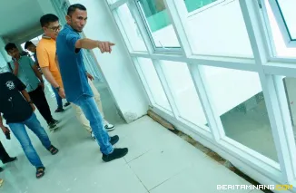 Wakil Wali Kota Padang Panjang, Allex Saputra didampingi Ketua Komisi III DPRD Padang Panjang, Mahdelmi ketika sidak di RSUD Padang Panjang, Senin (9/6/2025).  Foto: Kominfo Padang Panjang