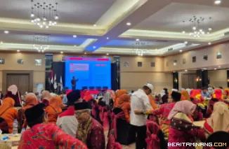 Suasana pertemuan Gubernur Sumatera Barat (Sumbar), Mahyeldi Ansharullah dengan para pengusaha dan perantau minang Provinsi Riau di Kota Pekanbaru (11/6/2025). Foto: Adpim Sumbar