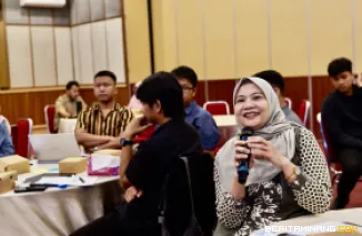 Suasana FGD yang diselenggarakan di Aula Fakultas Ilmu Sosial, lantai 4, Universitas Negeri Padang, Jumat (14/6/2024). Foto: Humas UNP