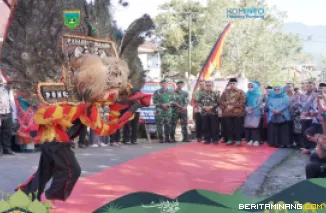 Tim Penilai Kelurahan Berprestasi Tingkat Provinsi Sumatera Barat), ketika mendatangi Kelurahan Tanah Pak Lambik (TPL), Kecamatan Padang Panjang Timur, Kamis (19/6/2025). Foto: Kominfo Padang Panjang