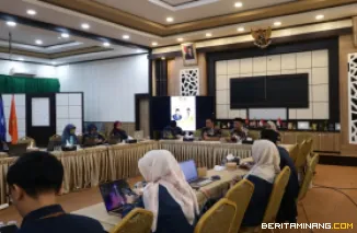 Kegiatan Pelatihan Pengembangan Bahan Ajar Perkuliahan Daring bertempat di Kampus Politeknik Negeri Padang Limau Manih pada Kamis (31/7). Foto MR.