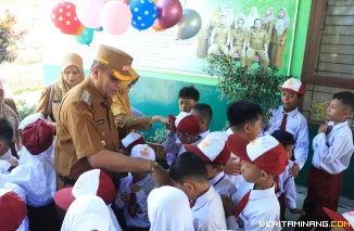 Wakil Wali Kota Payakumbuh, Elzadaswarman, bersama jajaran pejabat daerah turun langsung meninjau sejumlah SDN dan SMPN, Senin (14/7/2025)