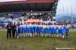 PS Pemko Padang Panjang A yang meraih kemenangan saat menghadapi PS Pemko Bukittinggi dalam lanjutan Turnamen Wali Kota Cup III yang digelar di Stadion Khatib Sulaiman Bancalaweh, Sabtu (26/7/2025). Foto: Kominfo Padang Panjang