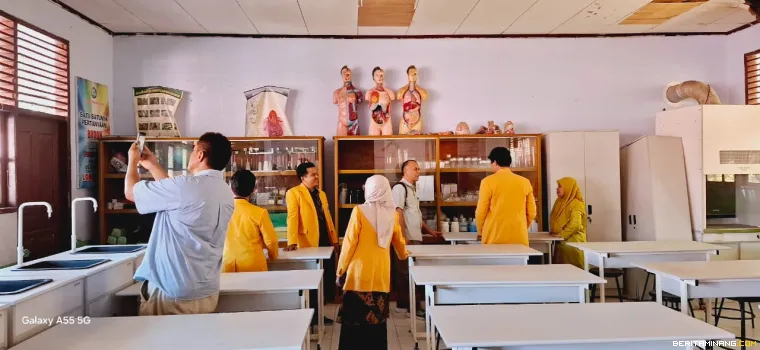 Observasi dan Penataan Laboratorium Praktikum IPA di SMAN 1 Padang Sago