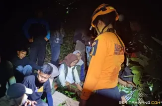 Tim SAR gabungan Kabupaten Limapuluh Kota yang datang ke lokasi saat menemukan 24 rombongan yang hilang di hutan Akabiluru, Limapuluh Kota. Foto: infosumbardotnet