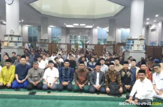 Kegiatan Subuh Mubarak Universitas Negeri Padang bertempat di Masjid Raya Al-Azhar, Air Tawar Padang pada Jumat (22/8) pagi ini. Foto ET.