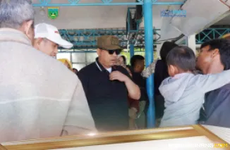 Wali Kota Padang Panjang, Hendri Arnis lakukan audiensi dengan para pedagang Pasar Sayur Bukit Surungan (Busur) yang berada di kawasan Terminal Busur, Ahad (21/9/2025). Foto: Kominfo Padang Panjang