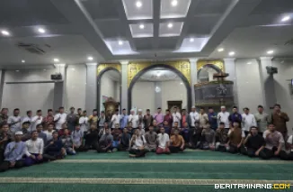 Kegiatan Subuh Mubarak yang dilaksanakan pada Jumat (23/10) bertempat di Masjid Raya Al-Azhar Kampus UNP Air Tawar Padang. Foto ET.