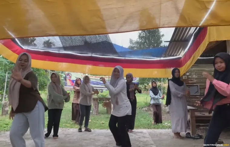 Aktivitas Pembinaan Sanggar Seni.