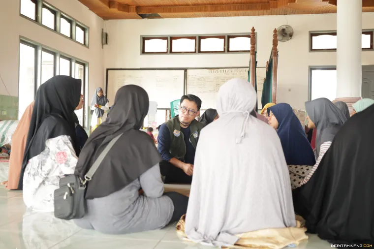 Tim sedang melakukan pendampingan. 