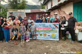 Tim Perantau Minang Kalimantan Barat Peduli melanjutkan penyaluran bantuan bagi masyarakat terdampak galodo (banjir bandang) di sejumlah nagari di Kabupaten Agam, Padang Pariaman, Solok, dan Tanah Datar, pada 16--17 Desember 2025 | Foto : SS