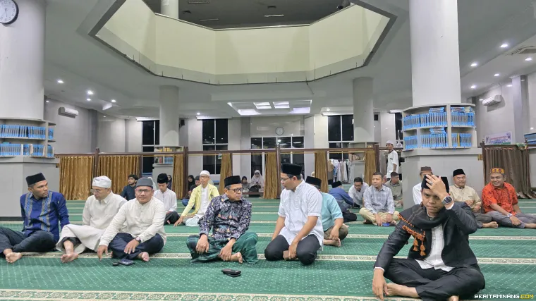 Pimpinan Universitas Negeri Padang.