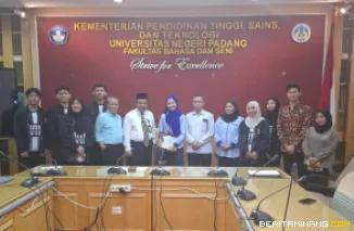 Kegiatan pertemuan Utusan Kolej 7 Universiti Malaya dan Pimpinan FBS UNP dilaksanakan, Senin (23/2) bertempat di  Kampus Air Tawar Padang. Foto MR.