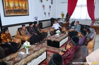 Wako Zulmaeta saat menerima kunjungan dari Niniak Mamak dari Lamposi Tigo Nagari di ruang kerjanya, lantai II Kantor Wali Kota Payakumbuh, Kamis (13/3/2026). Foto : Dok Humas Kominfo Pyk