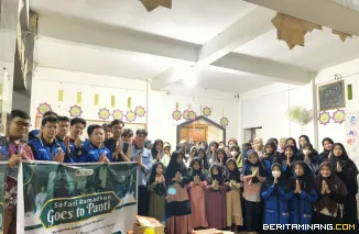 Kegiatan Safari Ramadhan di Panti Asuhan Nurul Hikmah, Kota Padang, Jumat (6/3/2026) yang dilakukan Forum Mahasiswa Ekonomi (FORMI) Madani Fakultas Ekonomi dan Bisnis Universitas Negeri Padang (FEB UNP). Foto: Humas UNP
