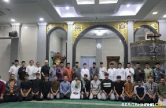 Kegiatan Subuh Mubarak yang dilaksanakan pada Jumat (3/4) bertempat di Masjid Raya Al-Azhar Kampus UNP Air Tawar Padang. Foto ET.