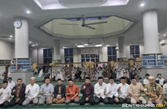 Kegiatan Subuh Mubarak yang dilaksanakan pada Jumat (11/9) bertempat di Masjid Raya Al-Azhar Kampus UNP Air Tawar Padang. Foto ET.