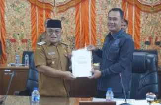 Bupati Pasaman Barat Yulianto Sampaikan Nota Pengantar RAPBD Pasaman Barat Tahun Anggaran 2025 Senin (15/6).
